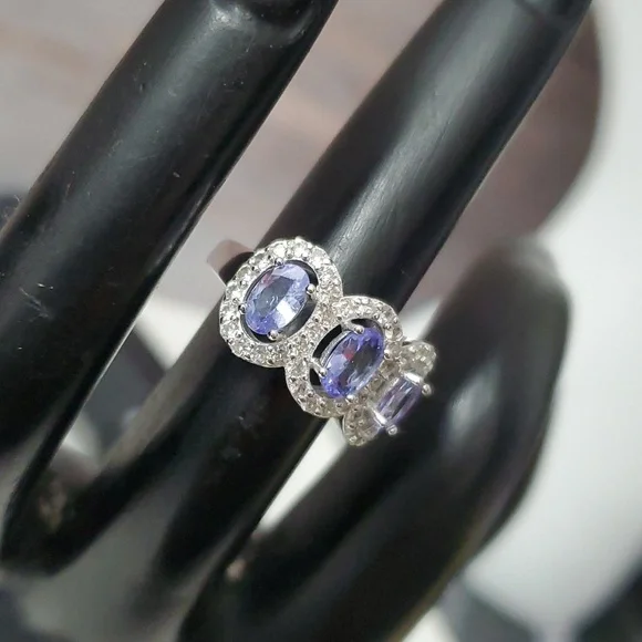 Watch Video / Sterling Silver 925 Tanzanite Halo Ring